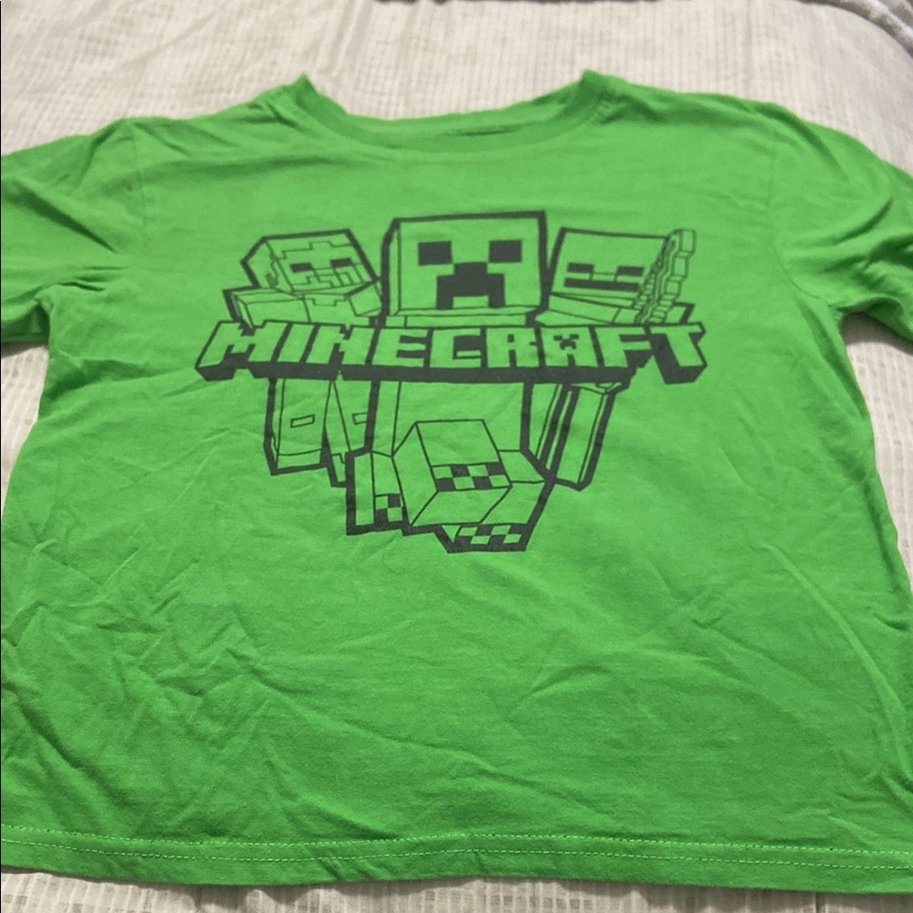 🟢10x$20 Boys Green Tee with Minecraft Graphics